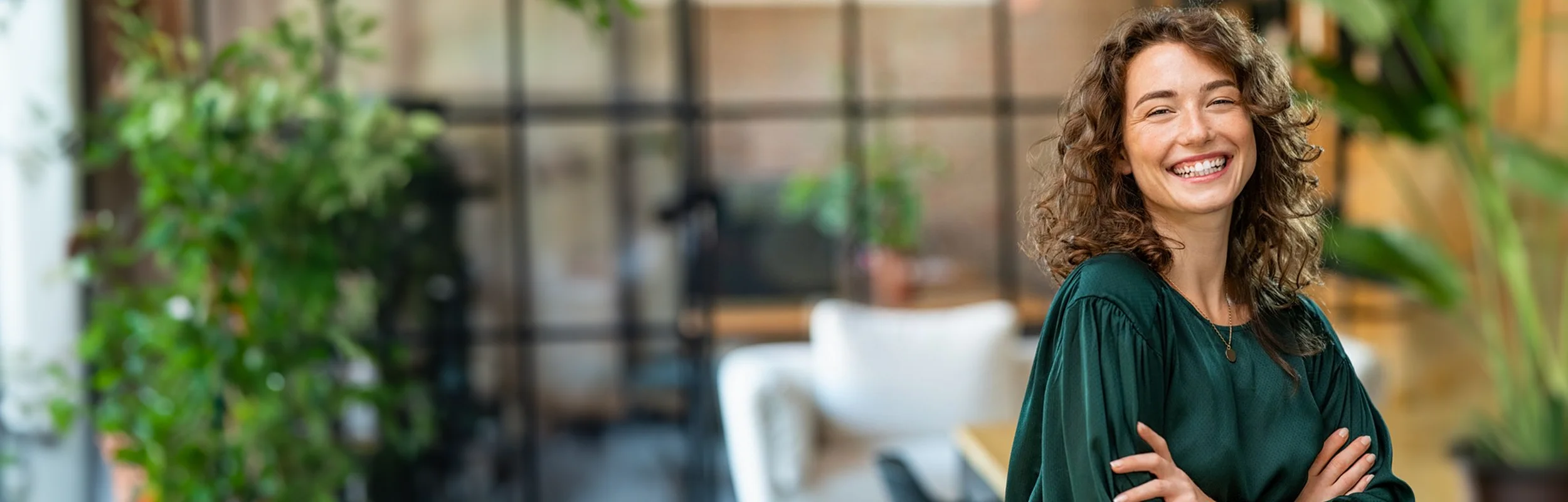 Foto van een lachende vrouw